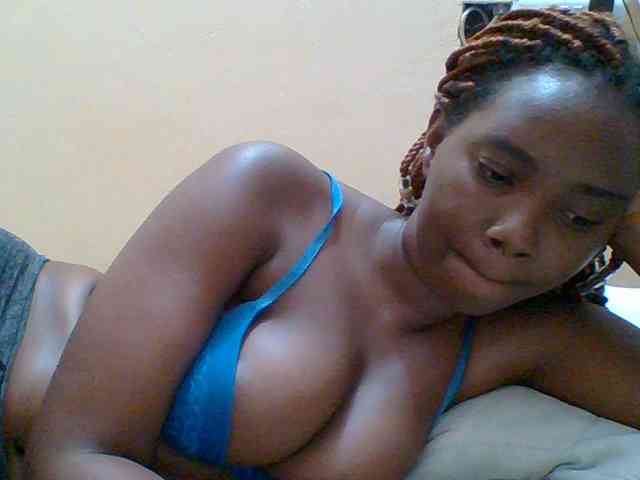 Sexyebonygal webcam