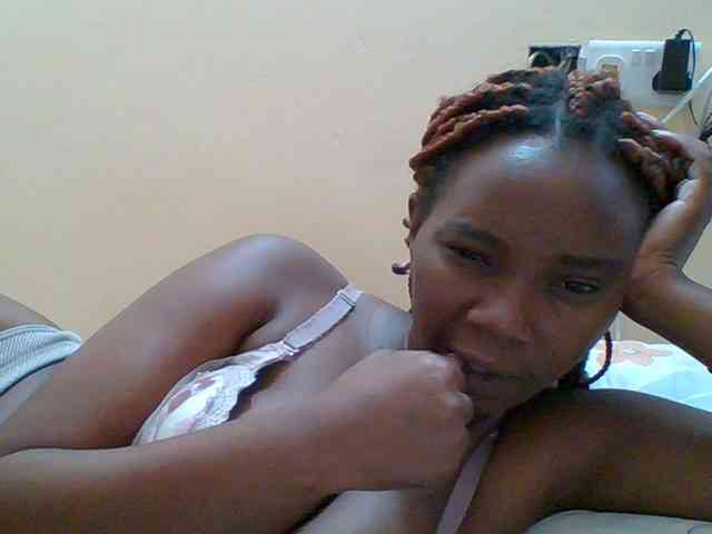 Sexyebonygal webcam