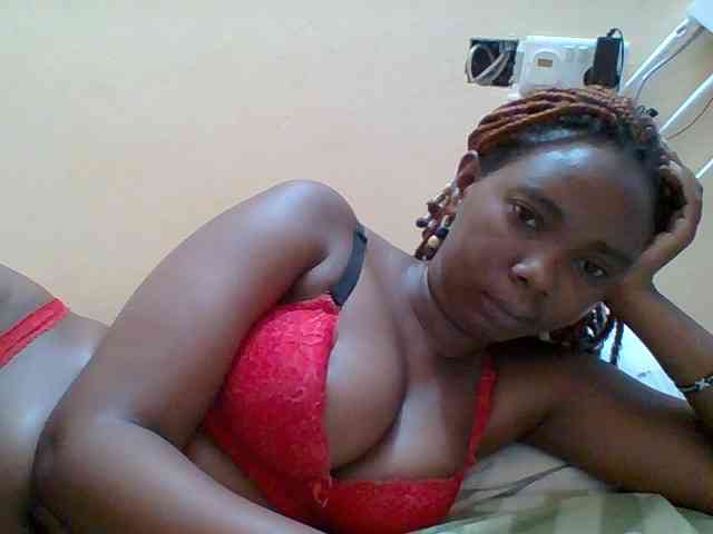 Sexyebonygal webcam
