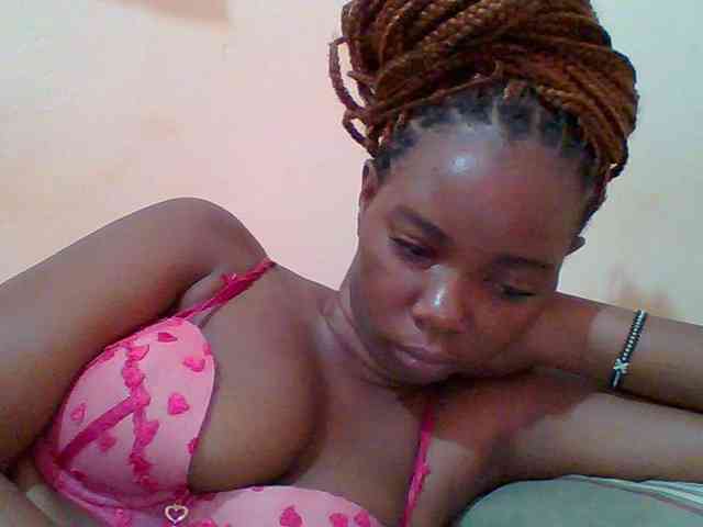 Sexyebonygal webcam