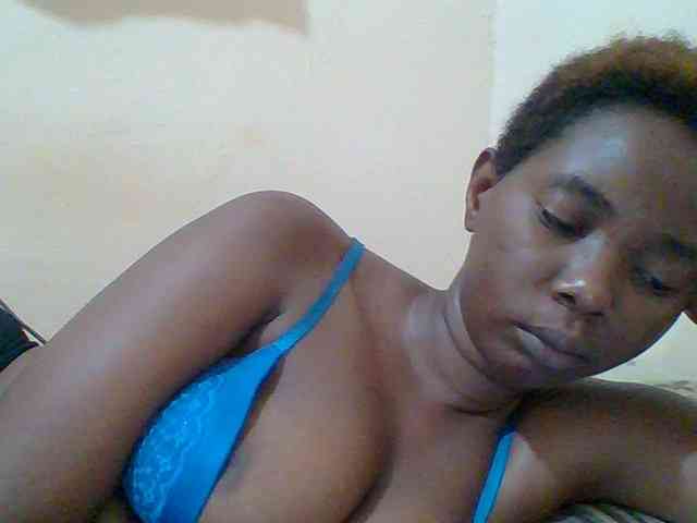 Sexyebonygal webcam