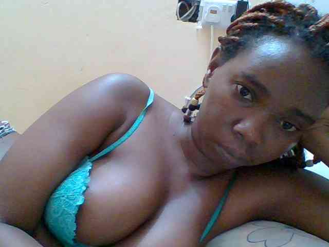Sexyebonygal webcam