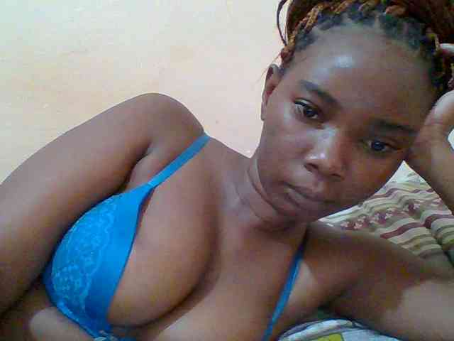 Sexyebonygal webcam