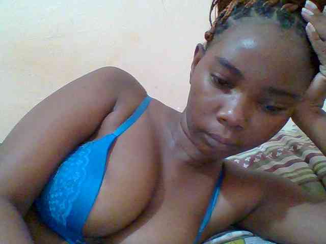 Sexyebonygal webcam