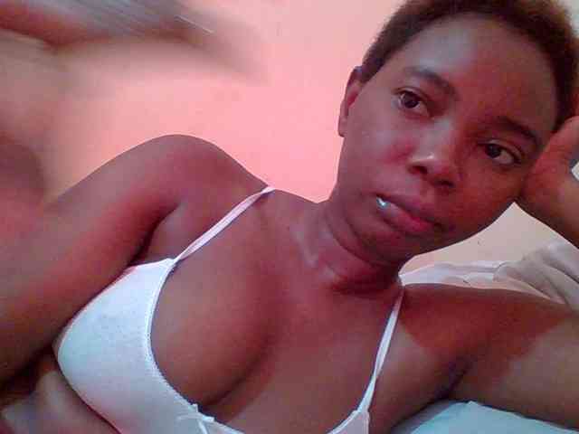 Sexyebonygal webcam