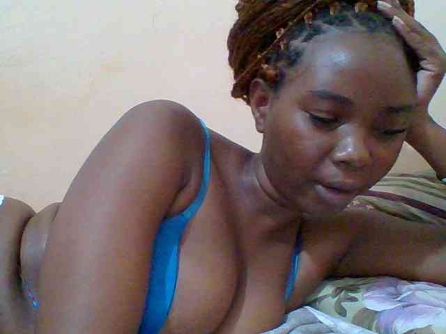 Sexyebonygal webcam