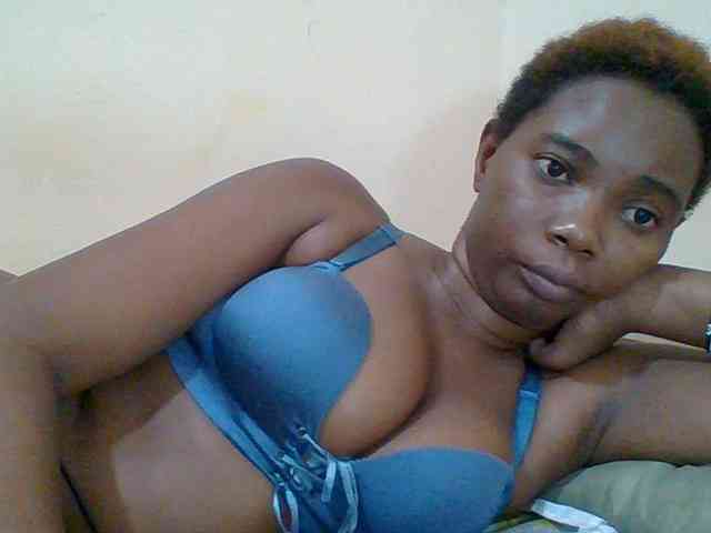 Sexyebonygal webcam