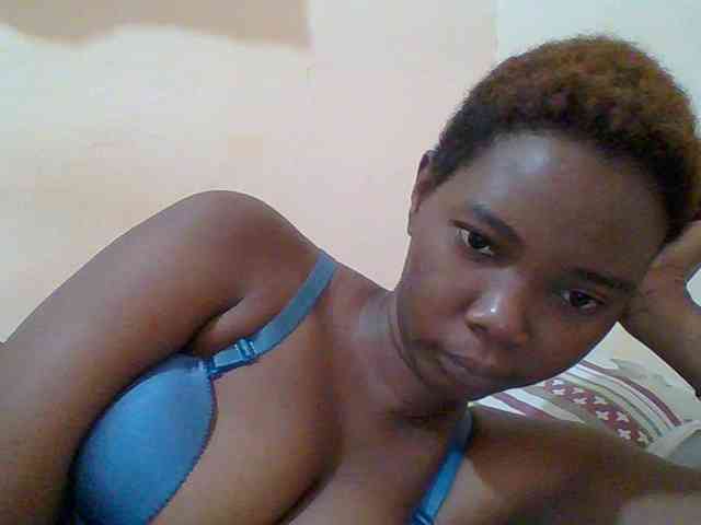 Sexyebonygal webcam