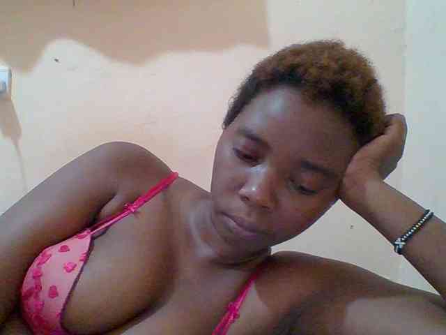 Sexyebonygal webcam