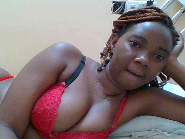 Sexyebonygal webcam