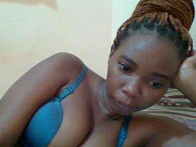 Sexyebonygal webcam