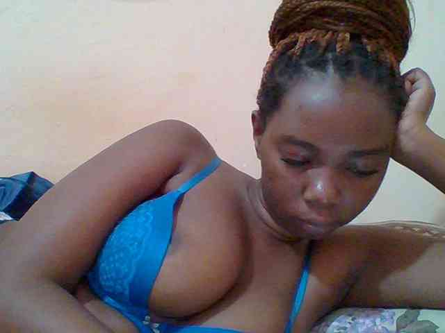 Sexyebonygal webcam