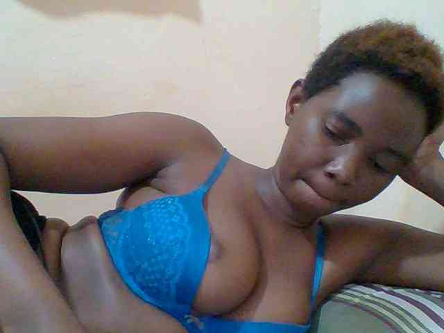 Sexyebonygal webcam