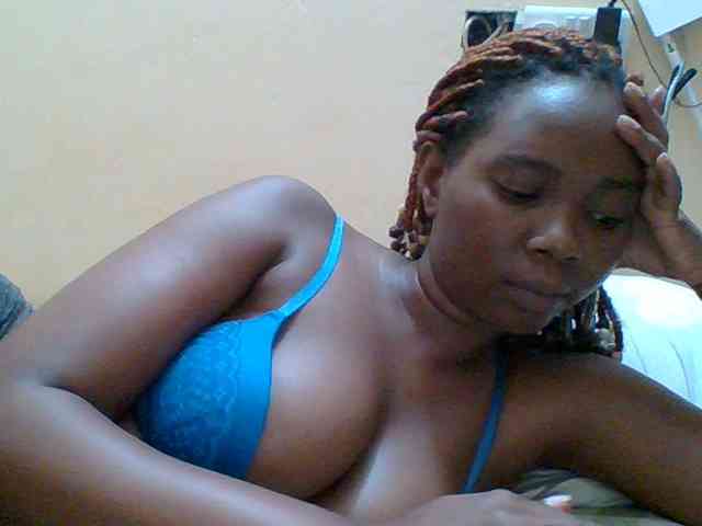 Sexyebonygal webcam