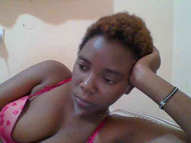 Sexyebonygal webcam