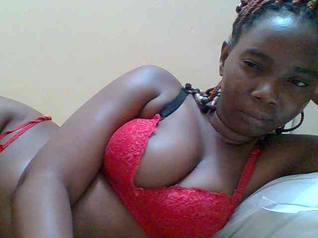 Sexyebonygal webcam