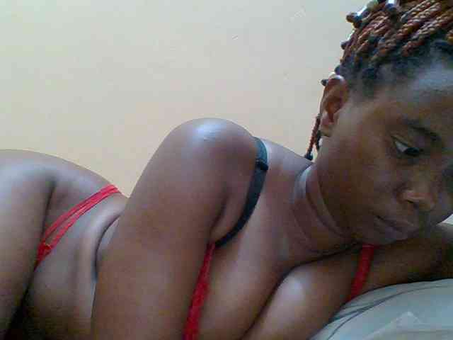 Sexyebonygal webcam