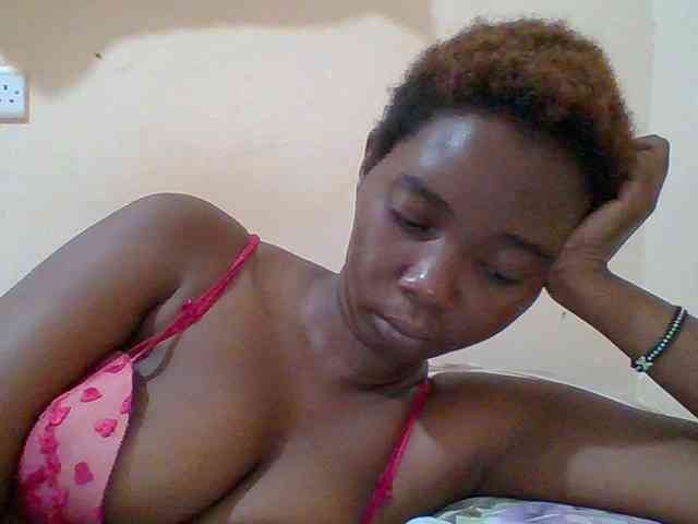 Sexyebonygal webcam
