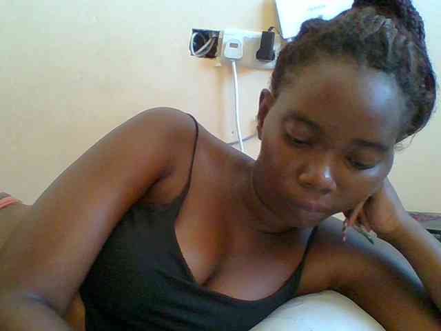 Sexyebonygal webcam