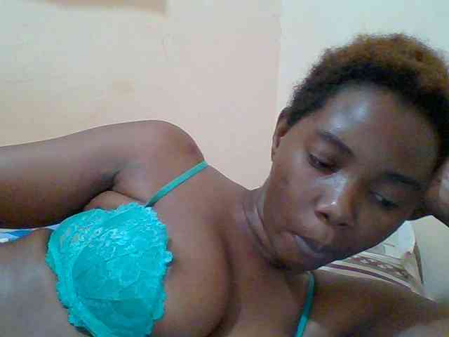 Sexyebonygal webcam