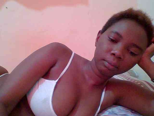 Sexyebonygal webcam