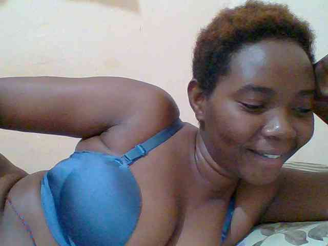 Sexyebonygal webcam