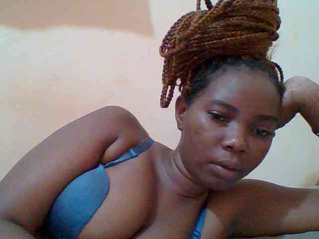Sexyebonygal webcam