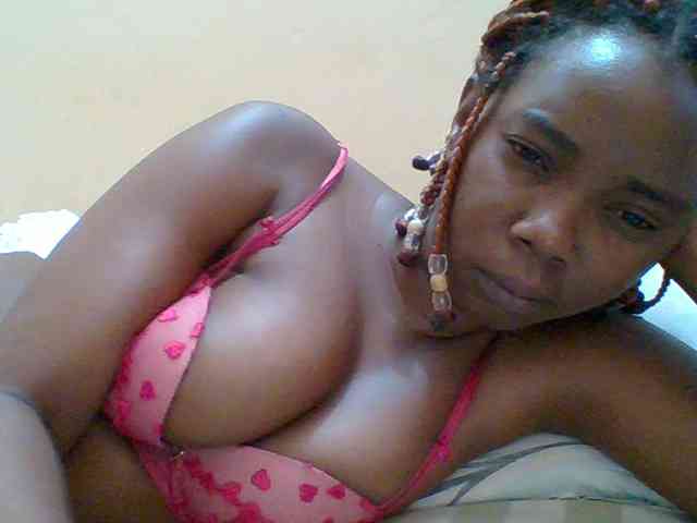 Sexyebonygal webcam