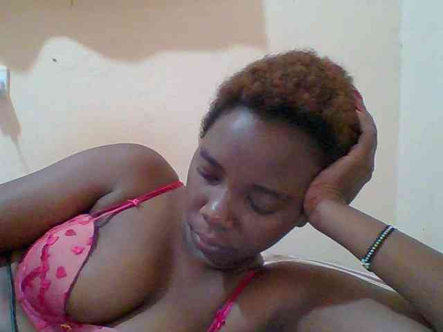 Sexyebonygal webcam