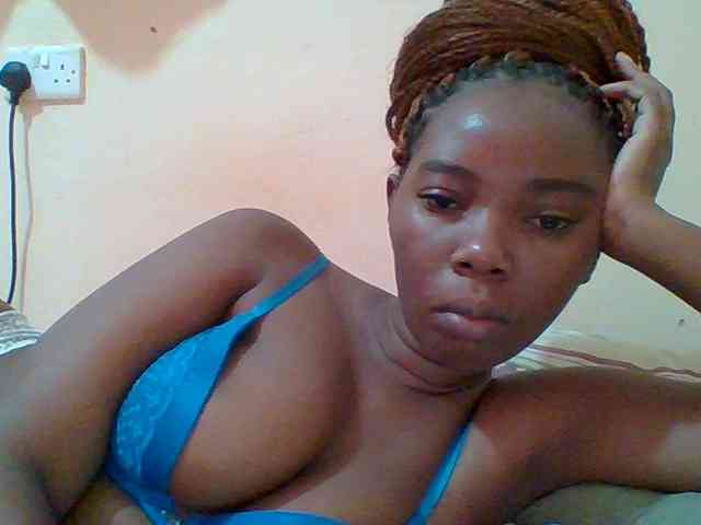 Sexyebonygal webcam