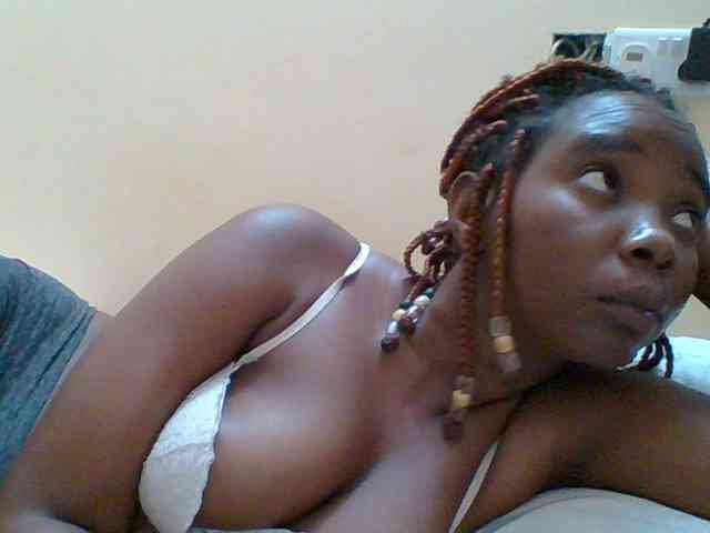 Sexyebonygal webcam