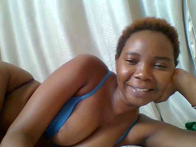 Sexyebonygal webcam
