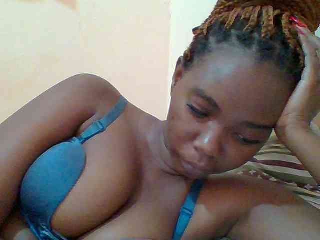 Sexyebonygal webcam