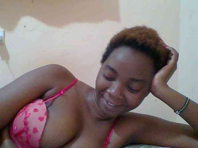Sexyebonygal webcam