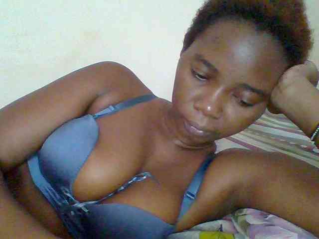 Sexyebonygal webcam