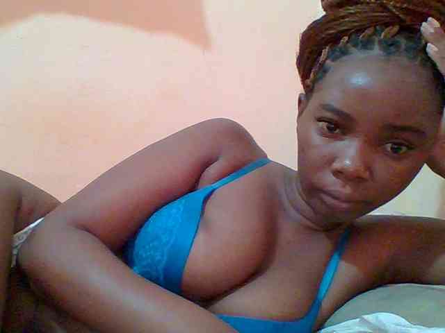 Sexyebonygal webcam
