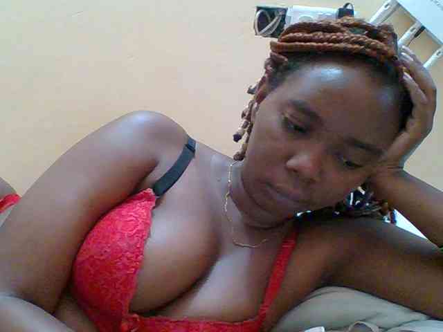 Sexyebonygal webcam