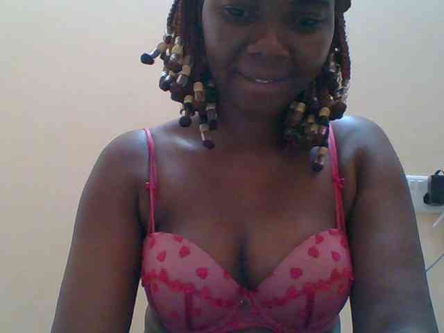Sexyebonygal webcam