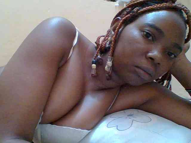 Sexyebonygal webcam