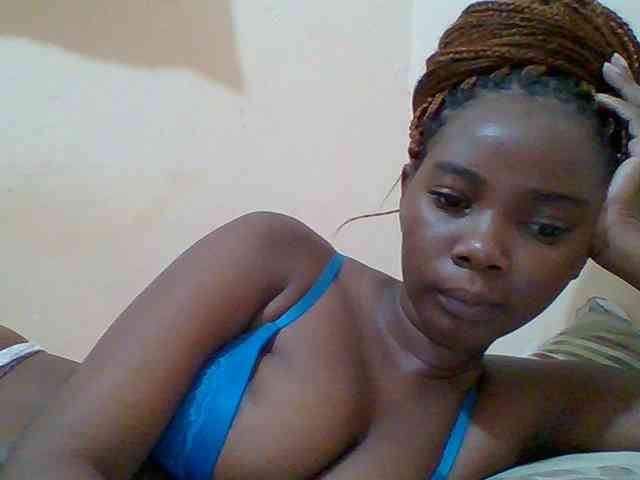 Sexyebonygal webcam