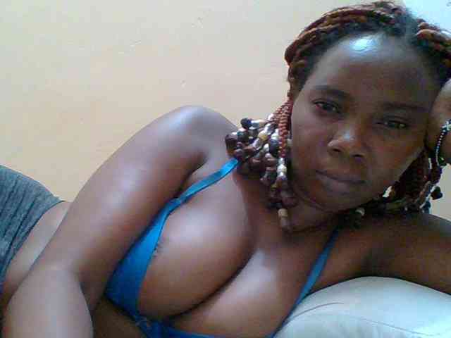 Sexyebonygal webcam