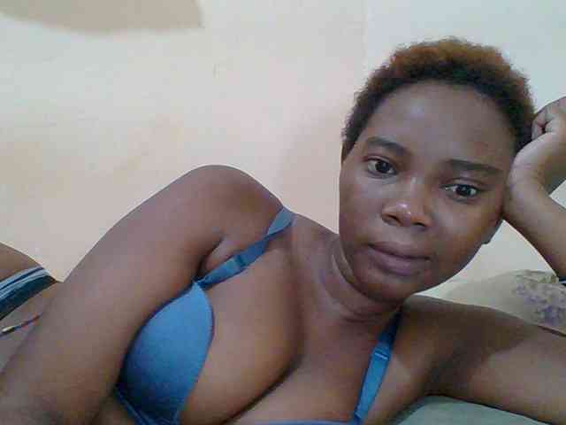 Sexyebonygal webcam