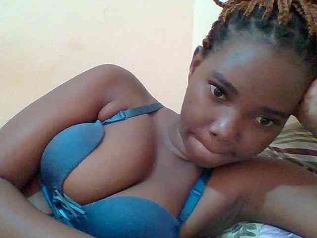 Sexyebonygal webcam