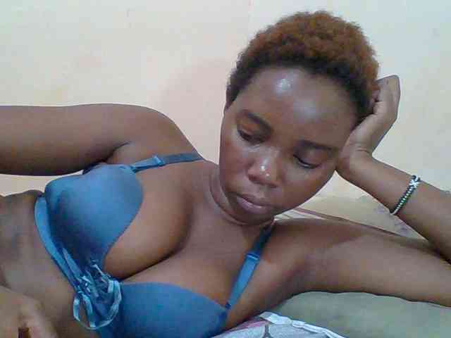Sexyebonygal webcam