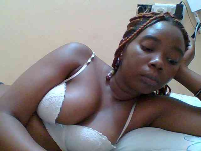 Sexyebonygal webcam