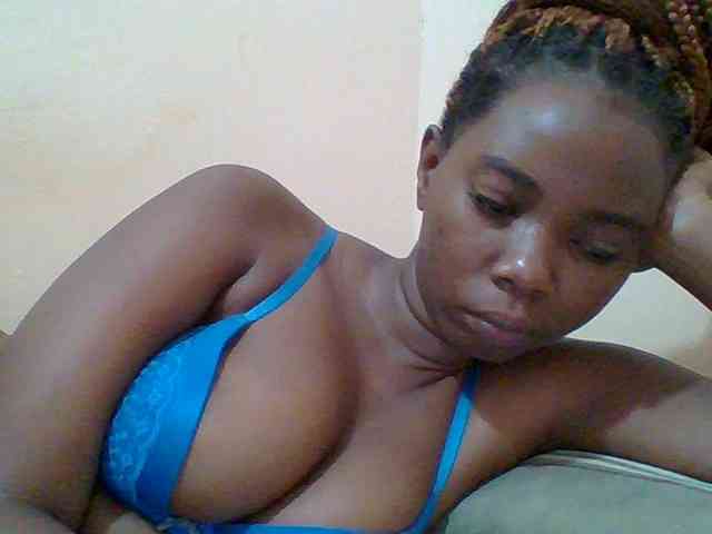 Sexyebonygal webcam