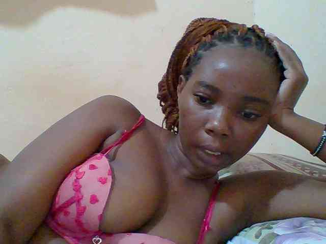 Sexyebonygal webcam