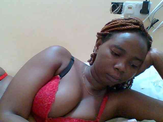 Sexyebonygal webcam