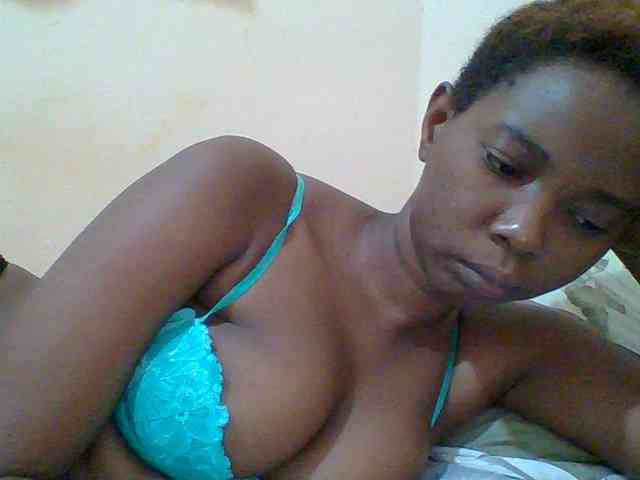Sexyebonygal webcam