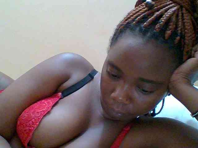 Sexyebonygal webcam